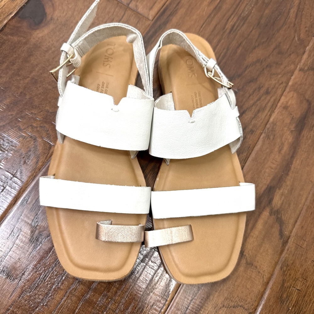 TOMS Freya Leather Toe Loop Sandal Flat Ankle Strap Buckle Neutral Women's 7.5